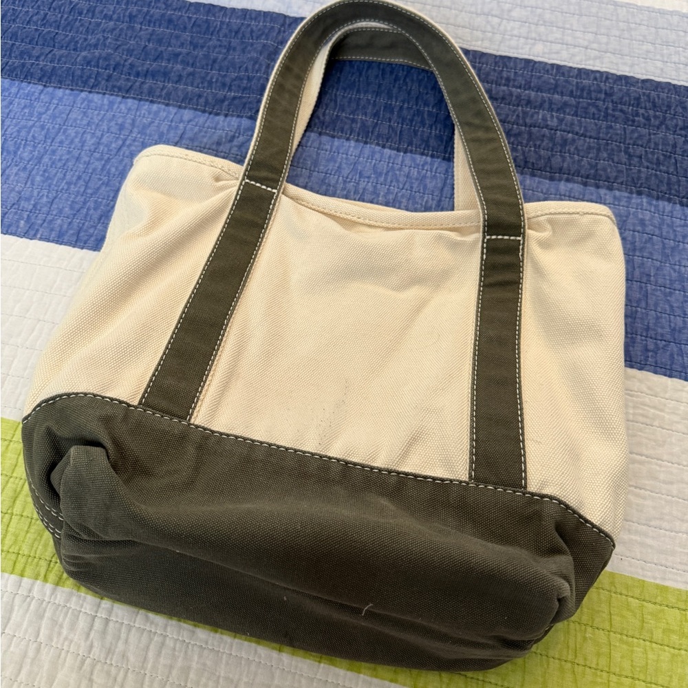 Lands' End Cream and Olive Tote Bag - Picture 4 of 7